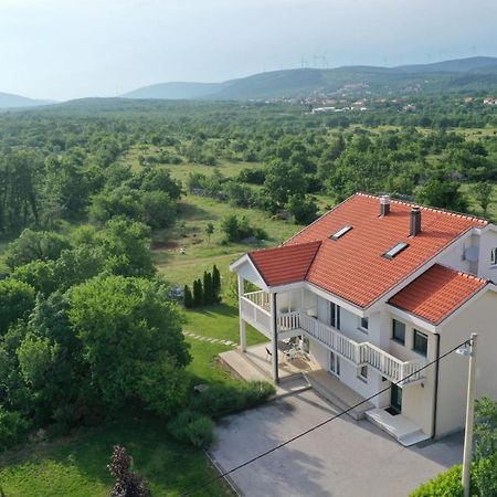 Villa SPLIT - Vacation villa with perfect privacy, pool, sauna, jacuzzi Opanci Esterno foto