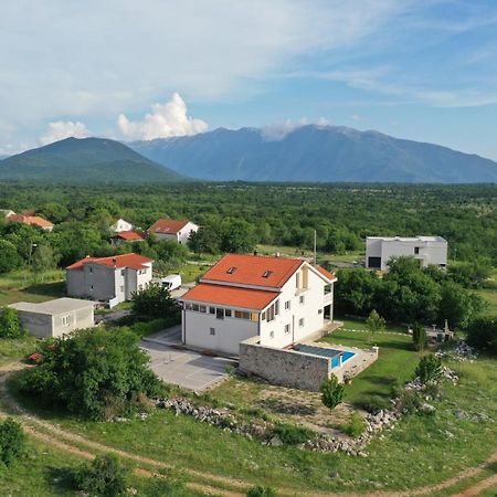 Villa SPLIT - Vacation villa with perfect privacy, pool, sauna, jacuzzi Opanci Esterno foto