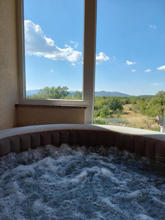Villa SPLIT - Vacation villa with perfect privacy, pool, sauna, jacuzzi Opanci Esterno foto