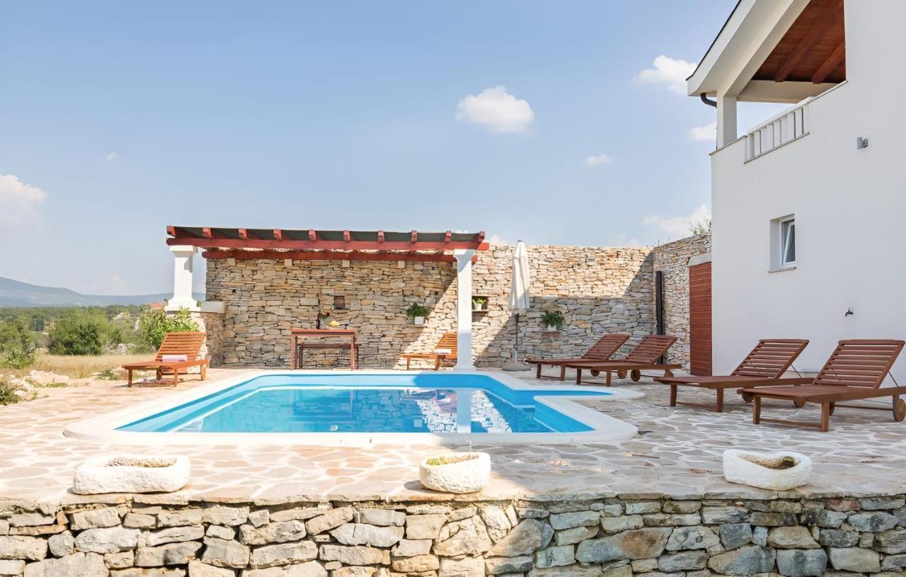 Villa SPLIT - Vacation villa with perfect privacy, pool, sauna, jacuzzi Opanci Esterno foto
