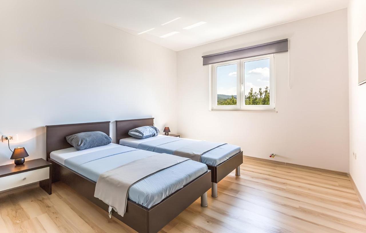 Villa SPLIT - Vacation villa with perfect privacy, pool, sauna, jacuzzi Opanci Esterno foto