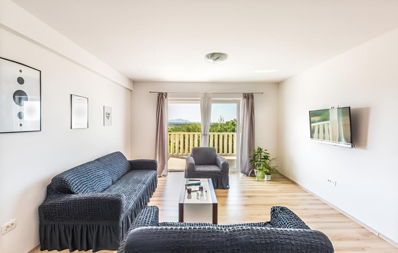 Villa SPLIT - Vacation villa with perfect privacy, pool, sauna, jacuzzi Opanci Esterno foto