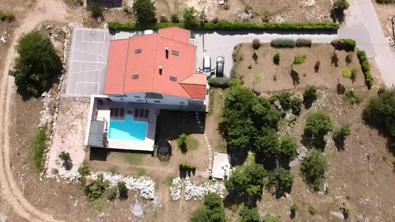 Villa SPLIT - Vacation villa with perfect privacy, pool, sauna, jacuzzi Opanci Esterno foto