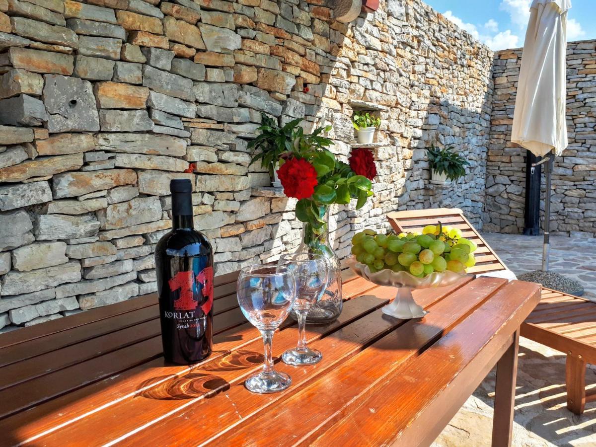 Villa SPLIT - Vacation villa with perfect privacy, pool, sauna, jacuzzi Opanci Esterno foto