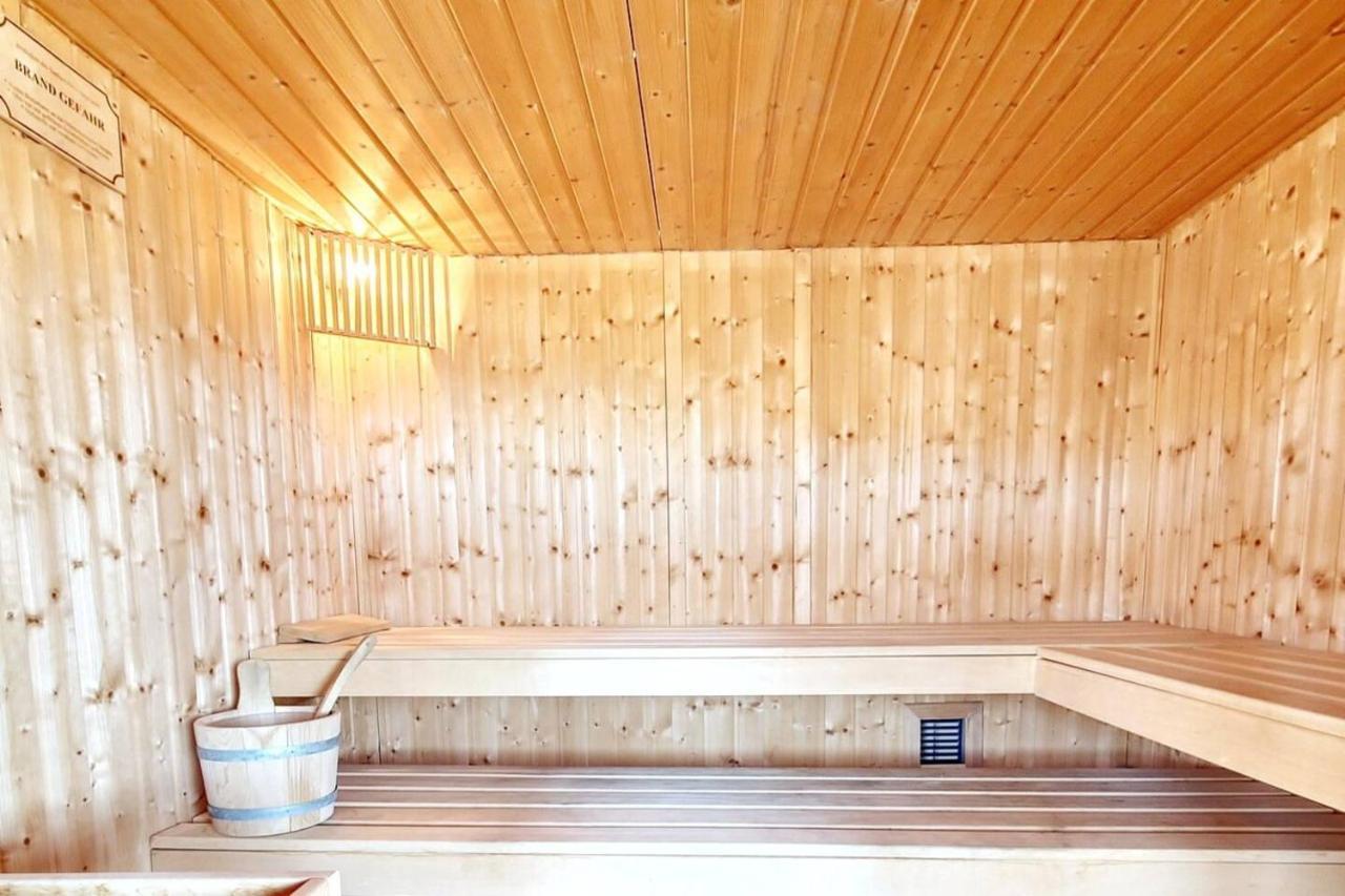 Villa SPLIT - Vacation villa with perfect privacy, pool, sauna, jacuzzi Opanci Esterno foto