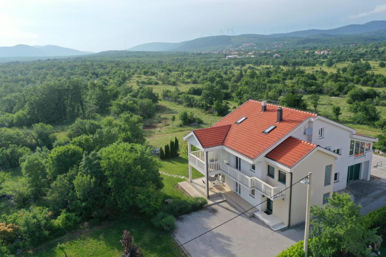 Villa SPLIT - Vacation villa with perfect privacy, pool, sauna, jacuzzi Opanci Esterno foto